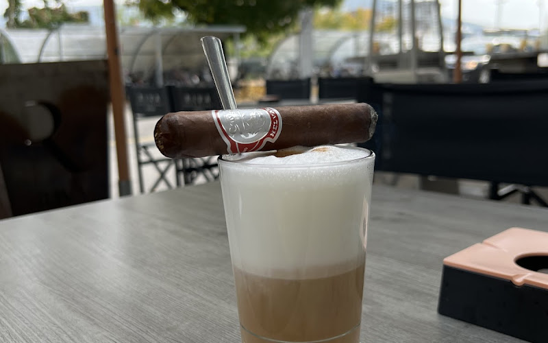 Riva Café & Weinbar
