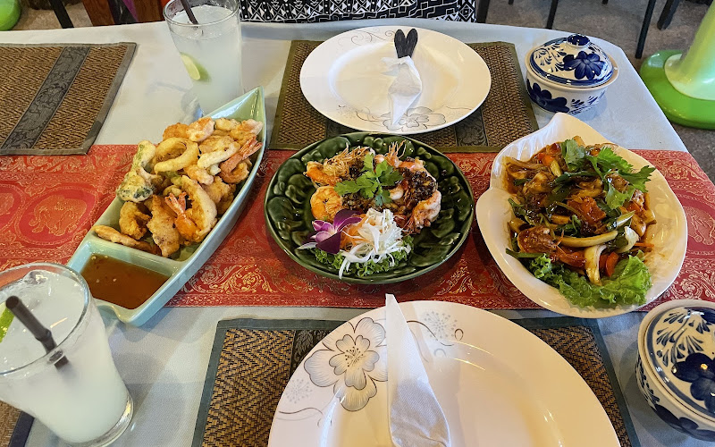 Mom’s Bar and Restaurant