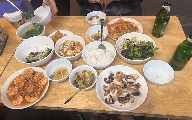 Vũ Kiều Tú Seafood Old Quarter Restaurant