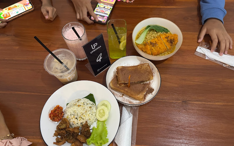 Upnoma Kopi & Eatery