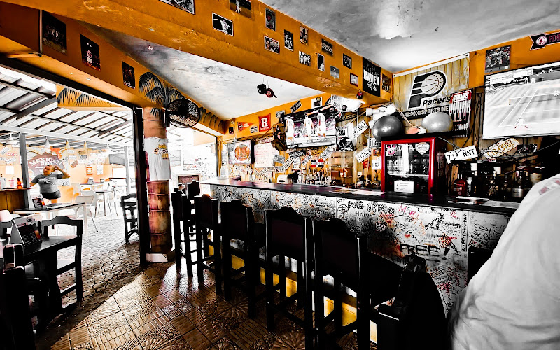 Flip Flop Sports Bar "The Yellow Steps!"