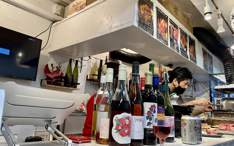 WAGYU SUSHI and SANDWICH Tsukiji Wine Stand 88