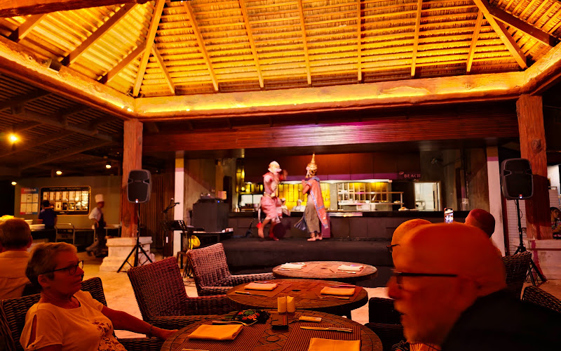 Pa Son Restaurant & Bar