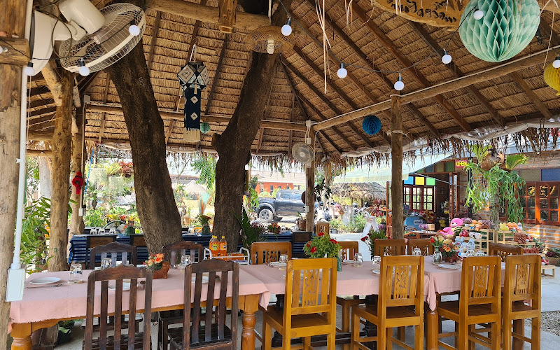 Lampang Hideaway Guesthouse&Cafe ลำปาง ไฮ ดา เวย์ เกสต์เฮ้าส์&คาเฟ่