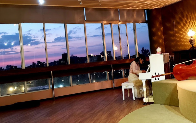 学姉厨房 Vixay & Partners’ Fusion Kitchen｜政大芸文中心水岸電梯旁餐庁