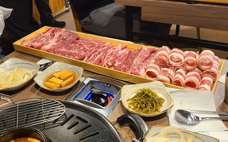 꽃담우 정육식당 혁신직영점