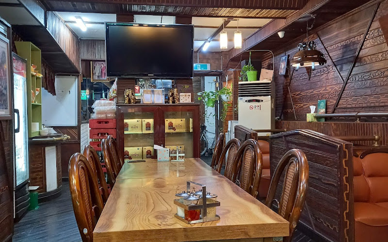 SANSOOK KITCHEN: THAI FOOD 2F