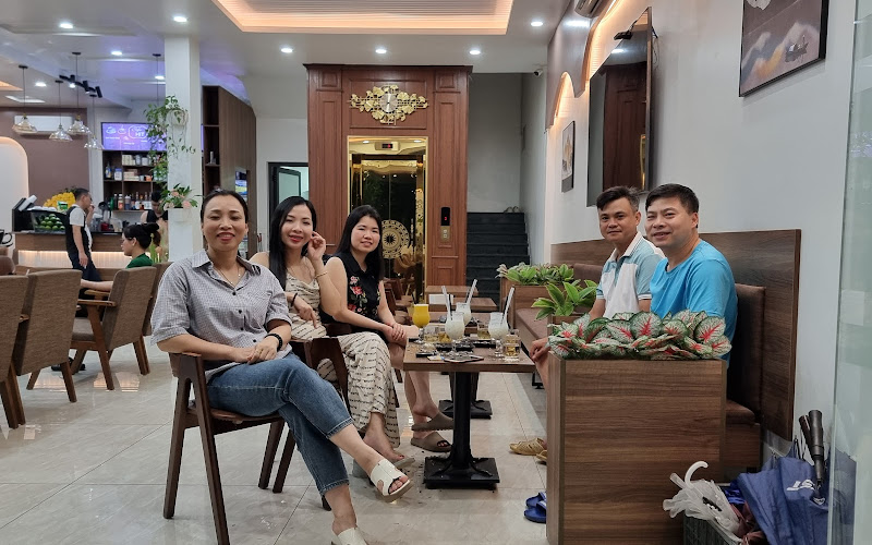 Hit Coffee & Billiards
