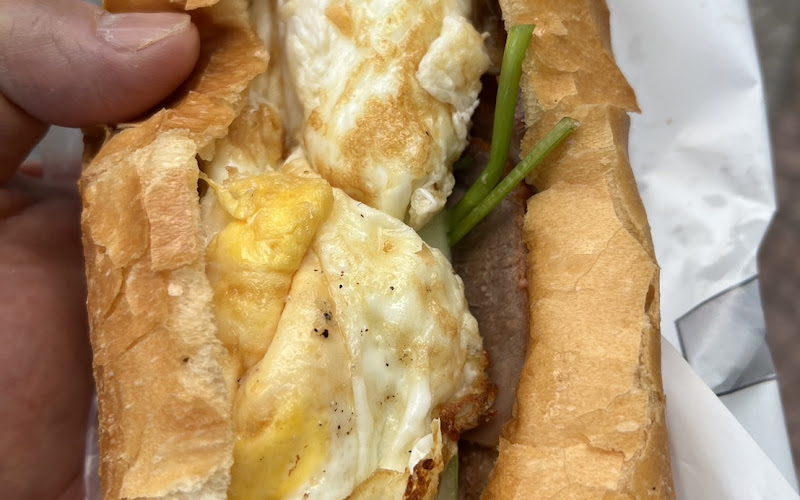 Bánh mì bà cụ