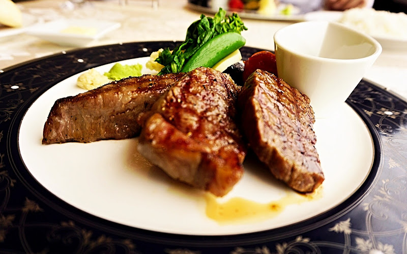 レストラン金剛閣4F ステーキ明星（米沢牛黄木直営）