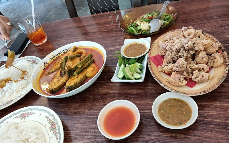 Azrina Gulai Panas