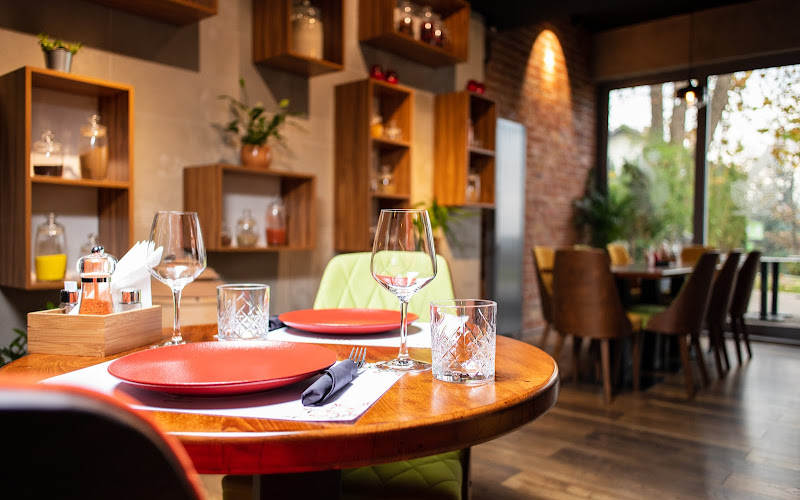 Spice Cafe & Restaurant