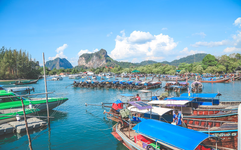 Hat Noppharat Thara-Mu Ko Phi Phi National Park