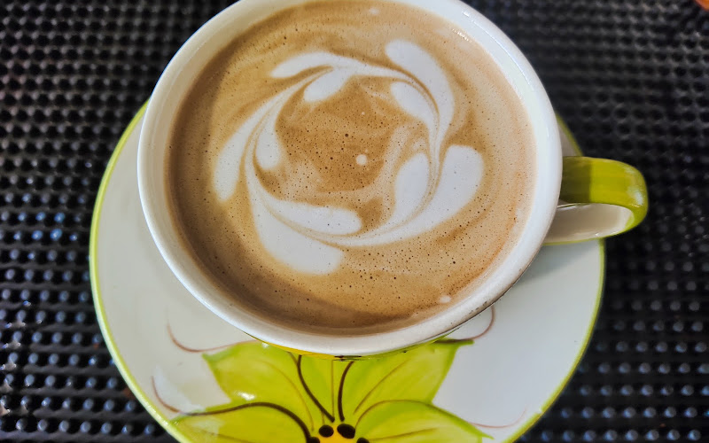 จิบแฟ แลท่อง