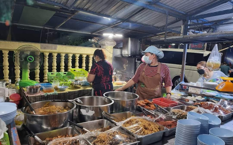 ข้าวต้มเจ๊ตู่ หน้าวัดโบสถ์