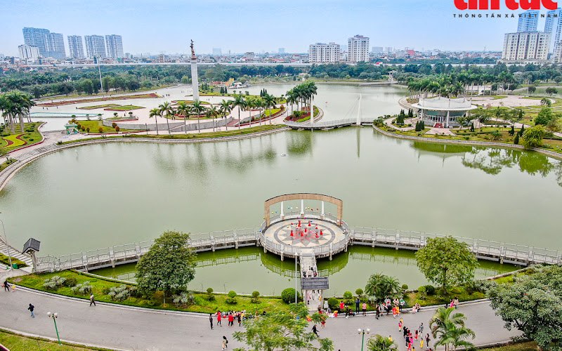 Hoa Binh Park