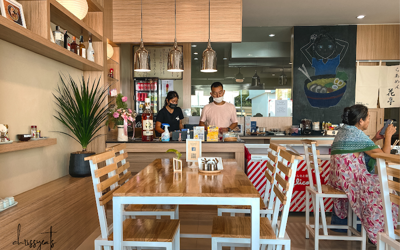 hana cafe + ramen rawai らあめん花亭 ラワイ店