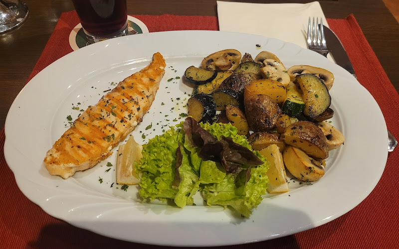 La Piazza Restaurant & Pizzeria