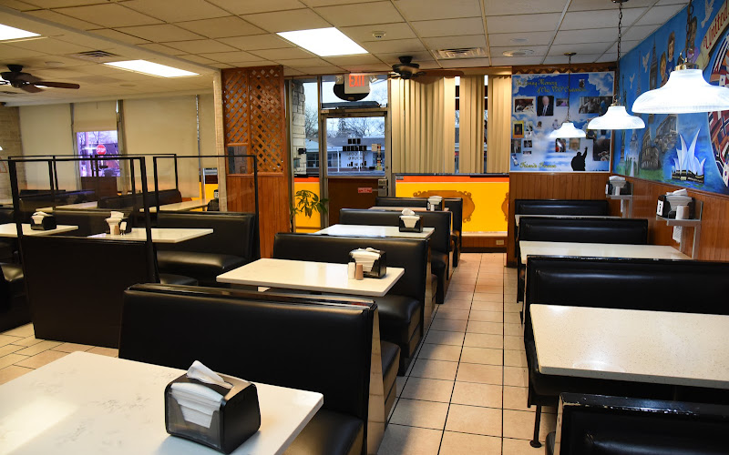 Mauri's Family Restaurant