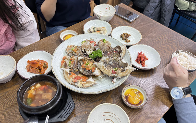 Jeju Dongmun Soy Sauce Crab 제주동문간장게장