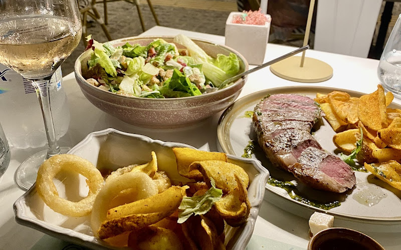 Jenkins Lounge Eatery