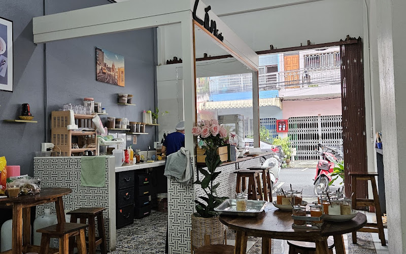 Hatyai Kuey Chap (合艾猪肉粿汁粿条汤)