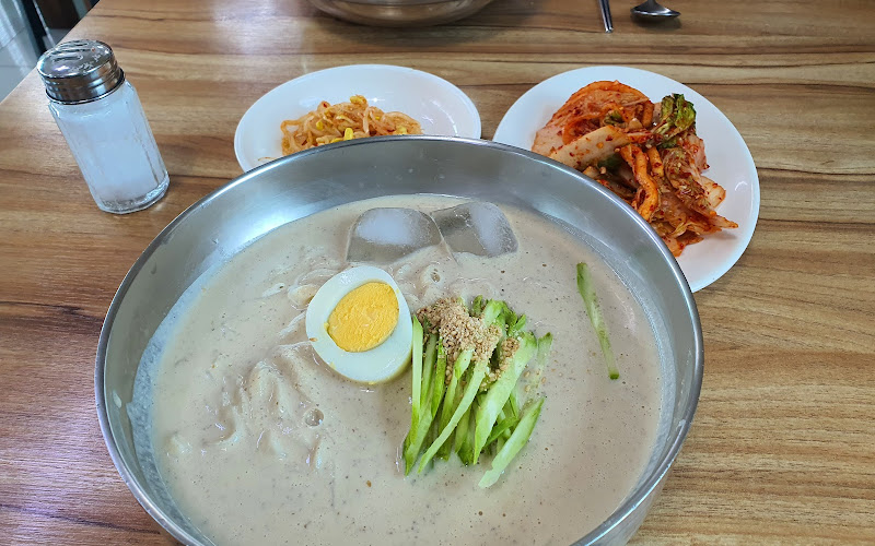 쌍둥이칼국수