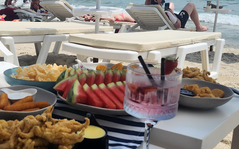 azzaiia beach bar