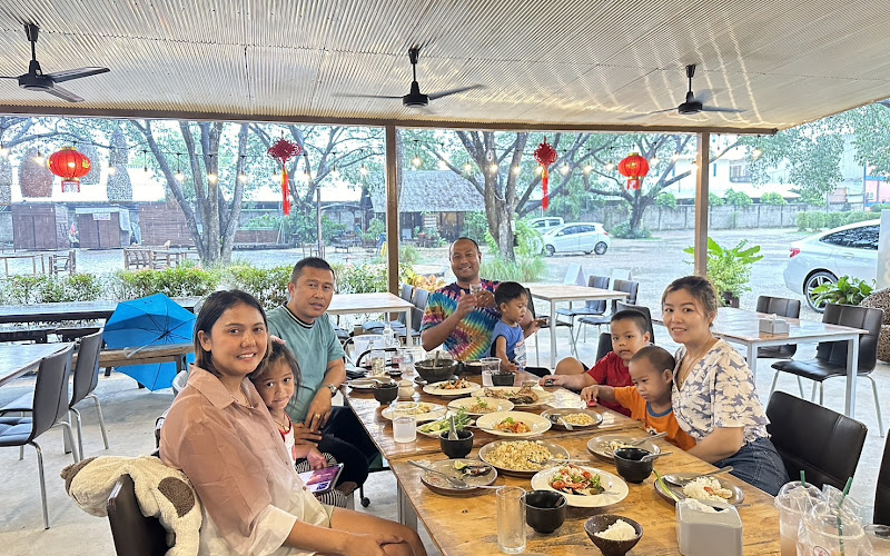 กินกับกง