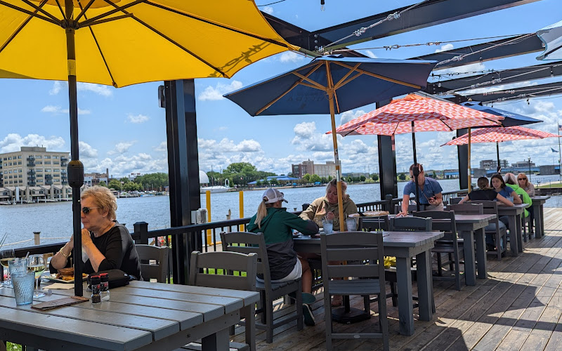H2O's Waterside Grill