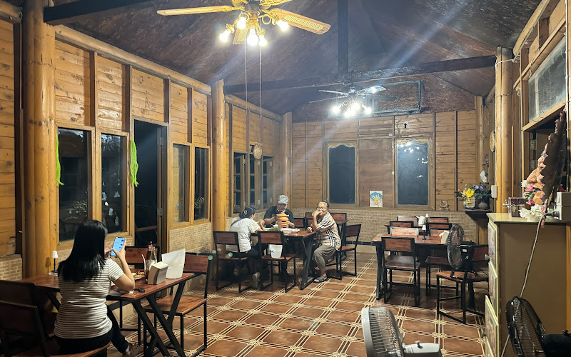 มีลาบ คาเฟ่