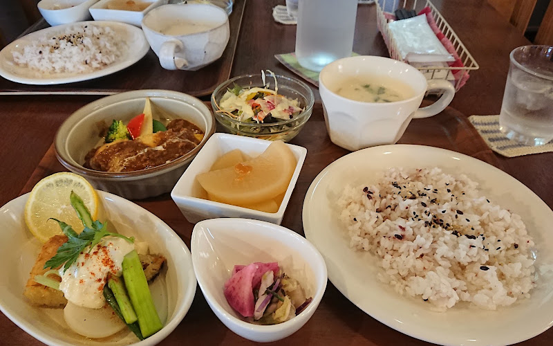 洋食堂 ＥＶＯＲＩＥ
