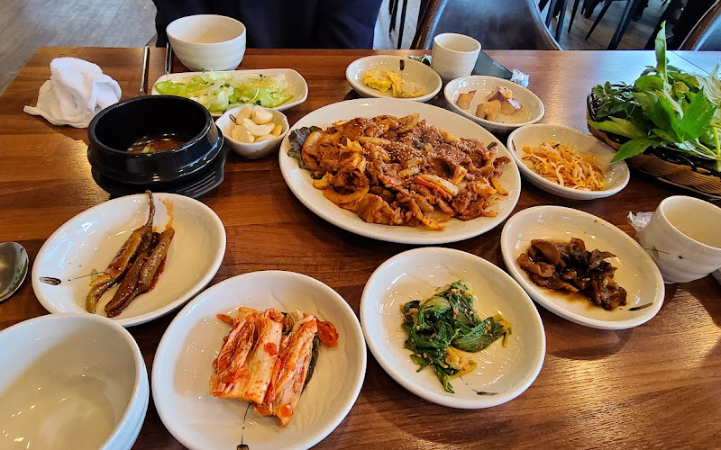 다라물돌솥쌈밥