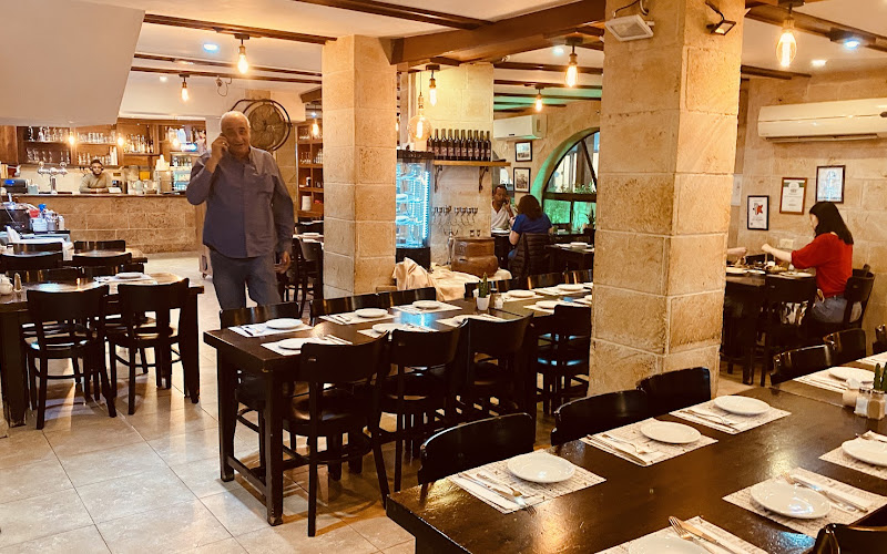 Avi's Restaurant
