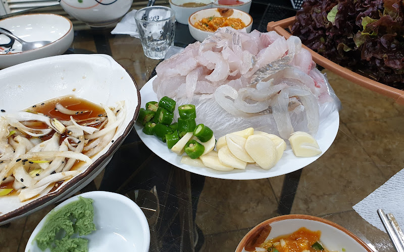 막썰어회수산