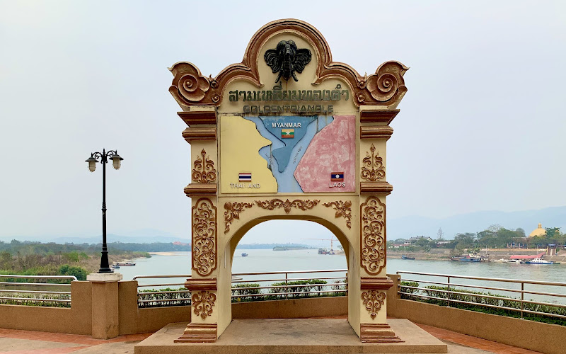 พระพุทธนวล้านตื้อ