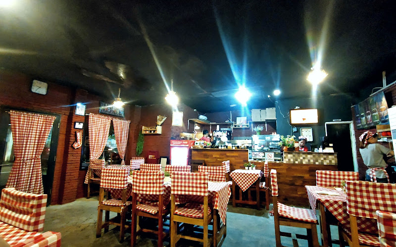 La Piccola Italy - Makassar