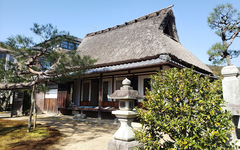 Tomomi Iwakura former secluded residence