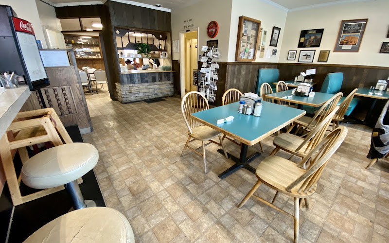 Mom's Cafe