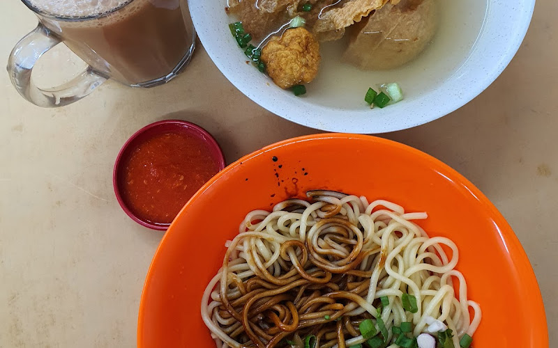 RESTORAN Botak Fishball noodle