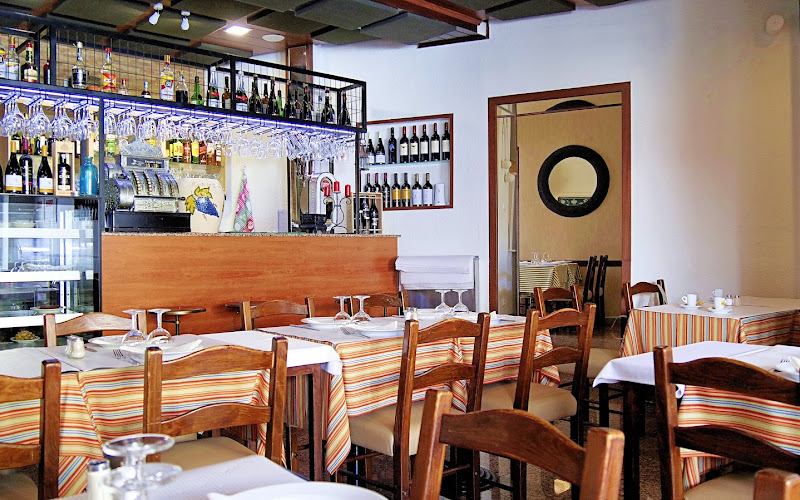 Restaurante & Grill da Parede