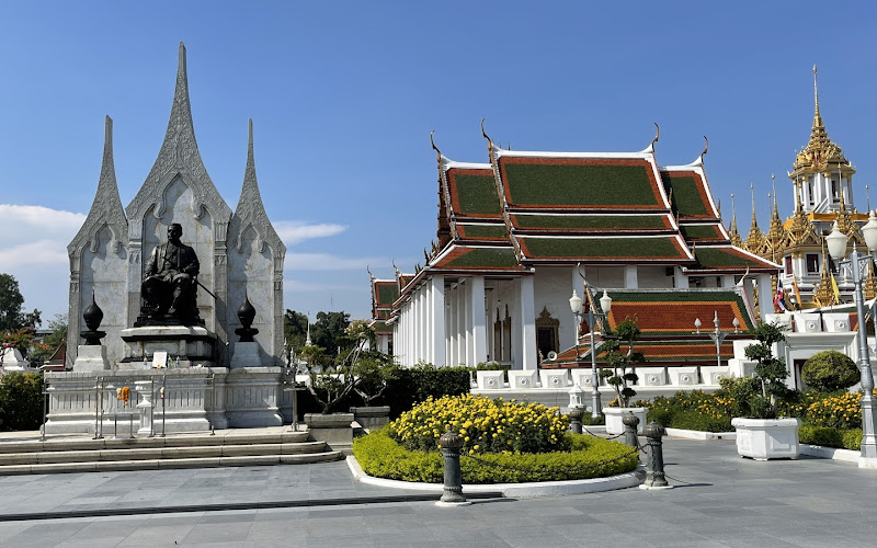Statue of King Rama III