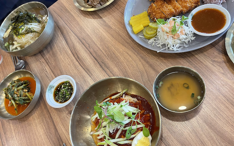 다정면가 멸치국수와 돈까스