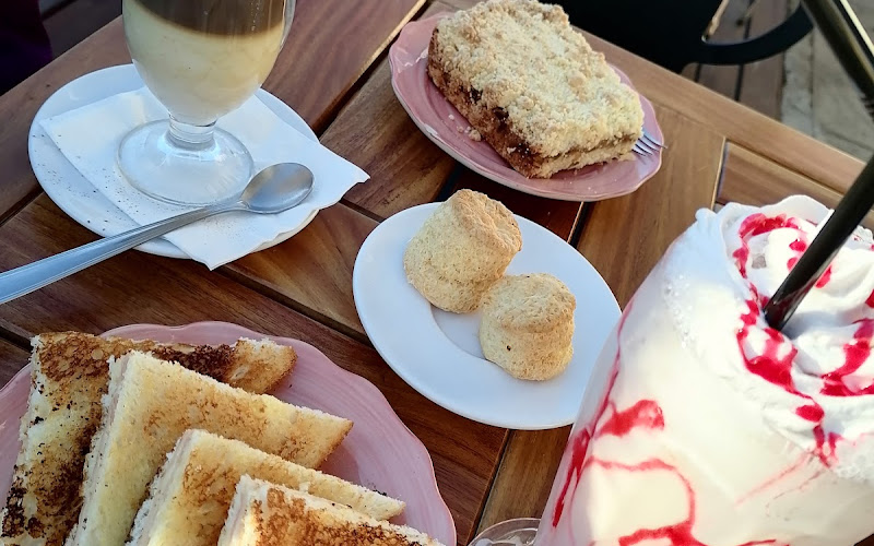 P&M Pastelería y Café