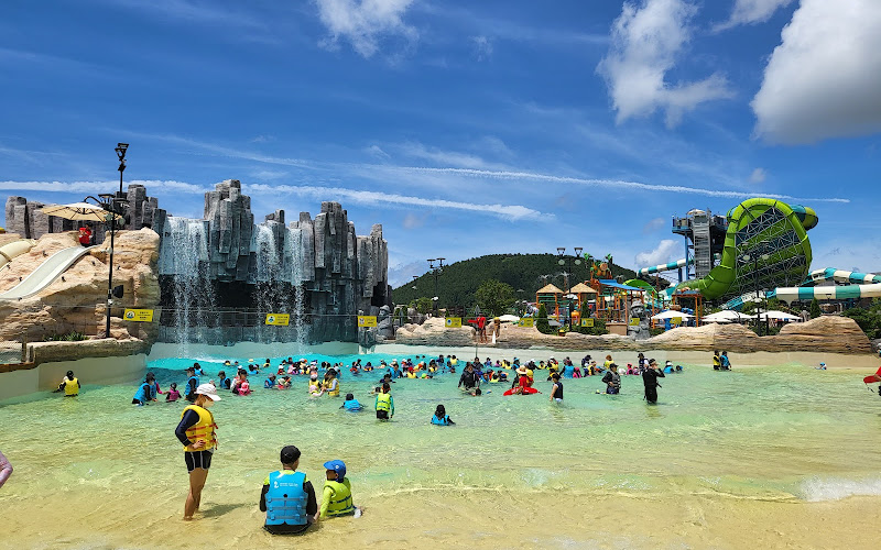 Shinhwa Water Park