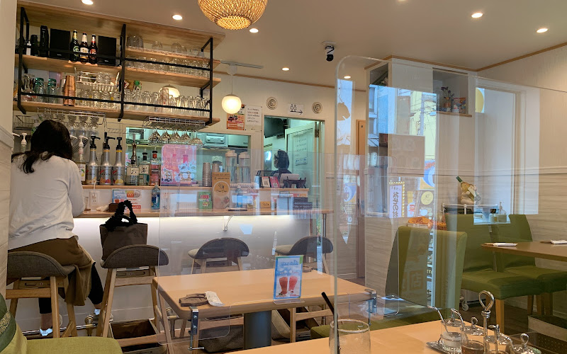 Dee Dee Thai Kitchen