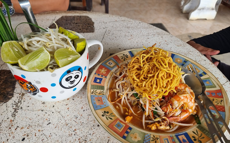 ผัดไทยเส้นจันท์