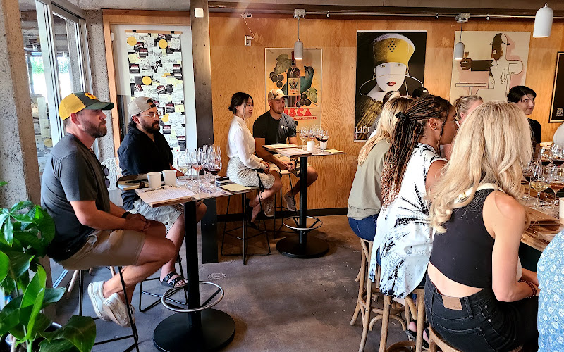 Hidden Track Bottle Shop & Wine Bar (Uptown)