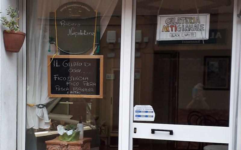 Bar gelateria Black & White