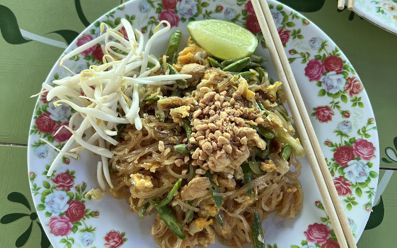 Ban Kluai - Left green foodstall